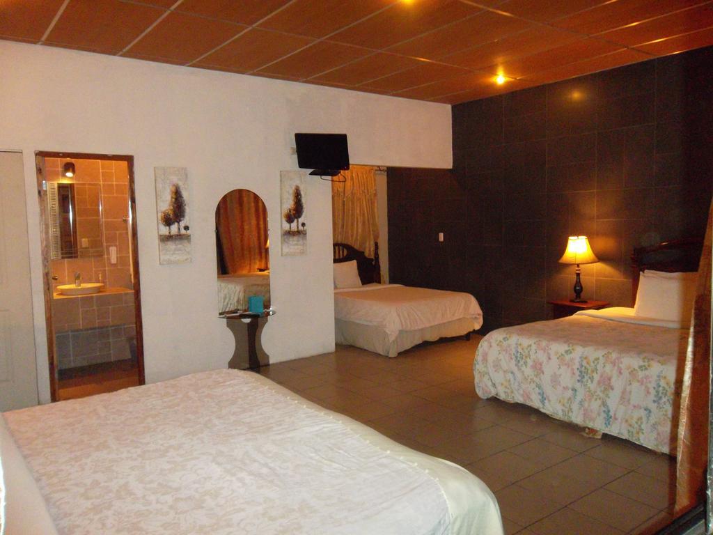 Managua Hills Hotel Buitenkant foto